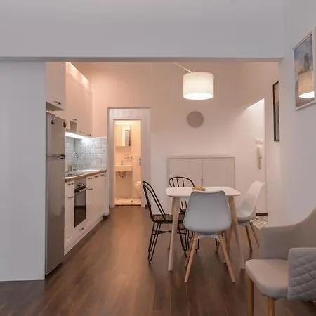 2 Bedroom For Up To 6 Guests Apartment *